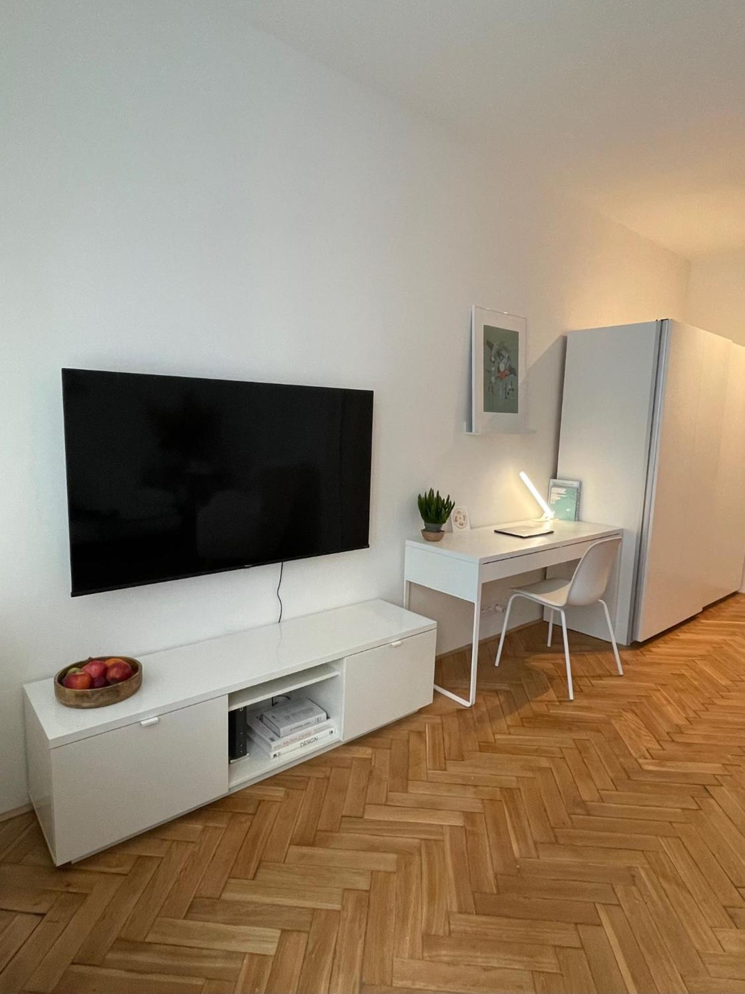 Urban Retreat I Modern Boho Apartments In Lovely Letna District - 10 Minutes From Old Town Prag Exterior foto